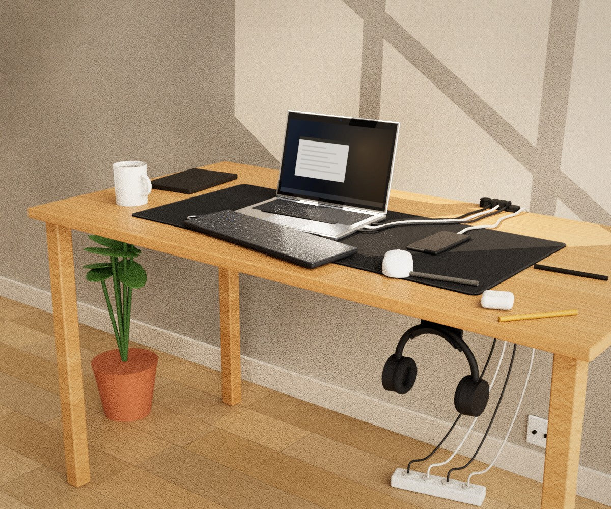 The desk with the Clean Start kit: every piece in place